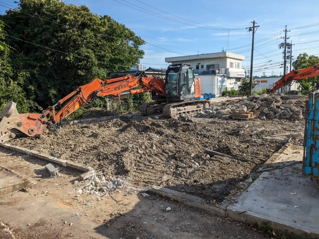 刈谷市　店舗　解体中2