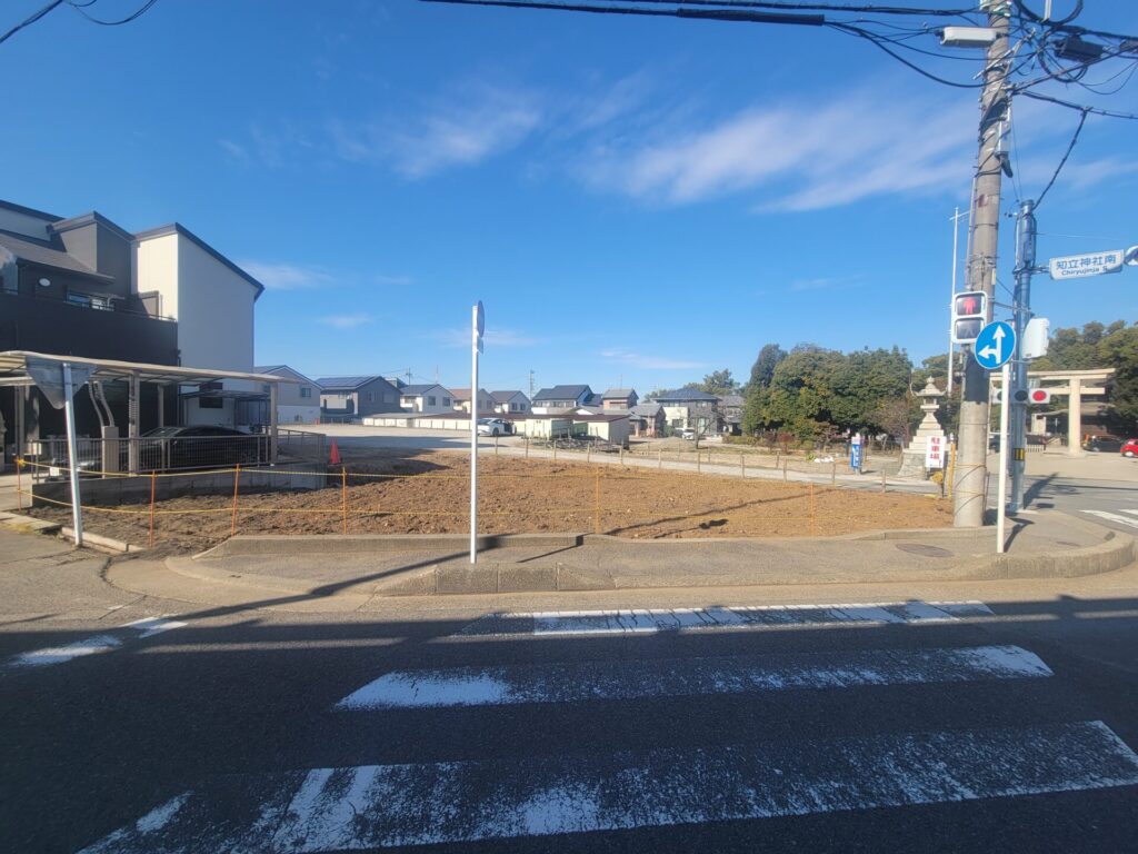 知立市 樹木に覆われた空き家 完工2